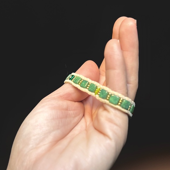 Green Tennis-Style Bracelet with Emerald-Like Gemstones - Picture 9 of 13